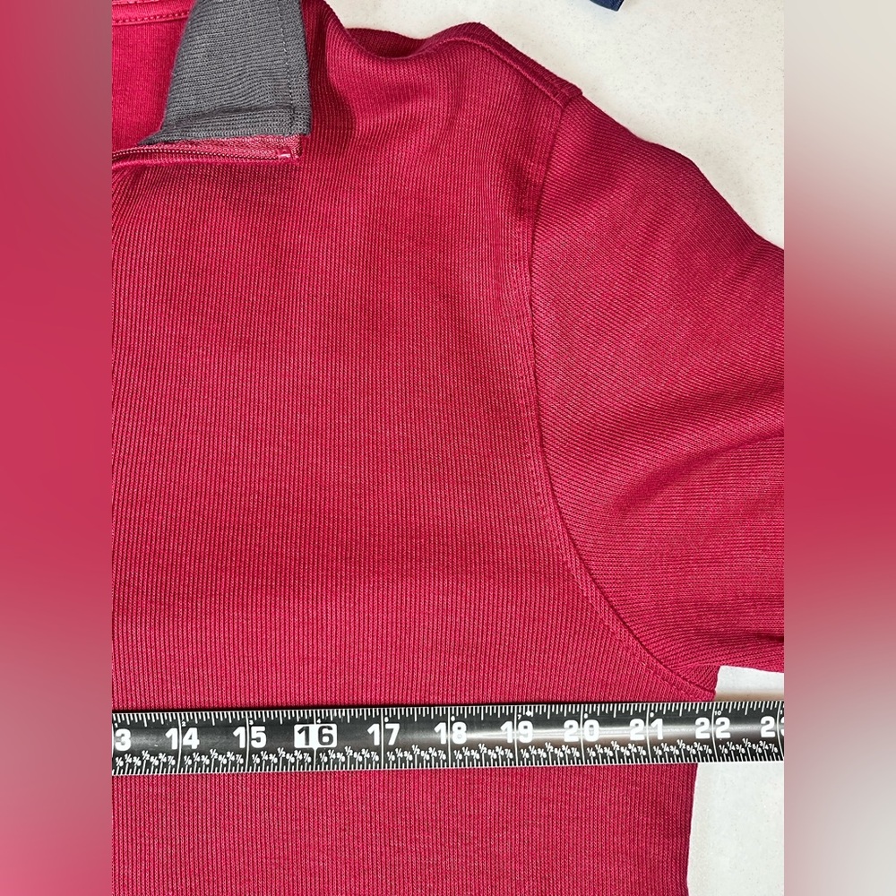 Van Heusen Men’s Medium Red 1/4 Zip Top. - Picture 7 of 10